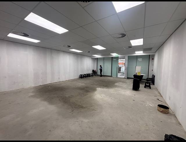 87M² RETAIL TO LET IN SOMERSET WEST MALL TRIANGLE